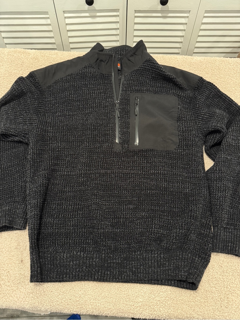 Bass Outdoor Men’s Charcoal Quarter Zip Pullover L – Chest Zip Pocket
